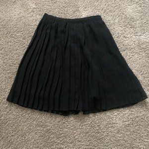 XS New with Tag Uniqlo Black Pleated Skirt